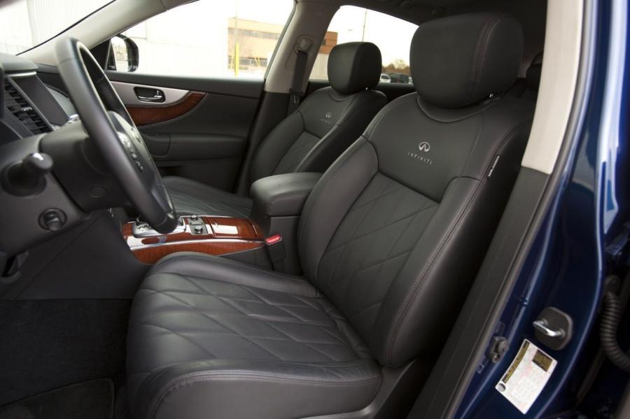  Infiniti FX37 2013 года  (фото 10 из 28)